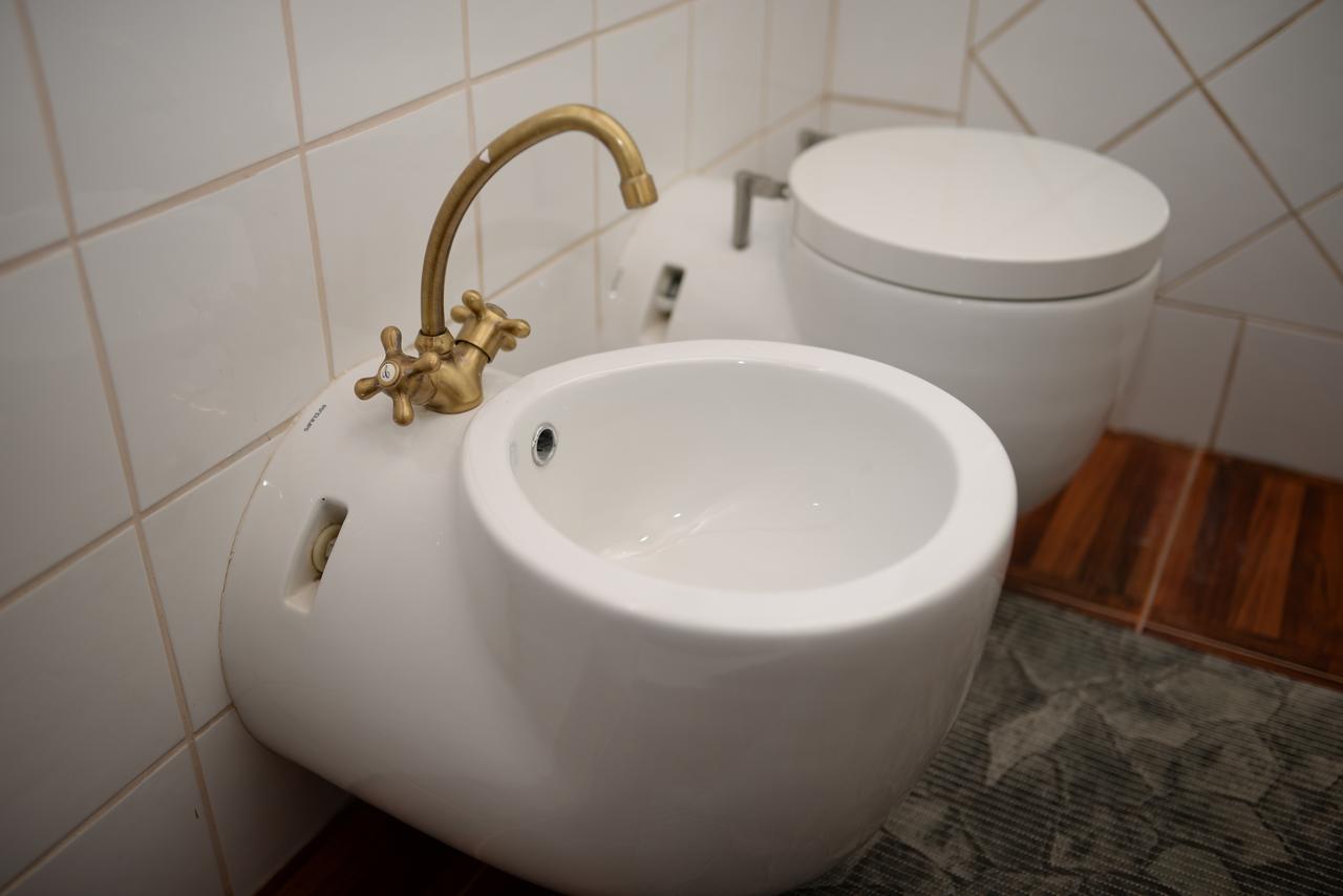 Free People Hostel Львов Экстерьер фото